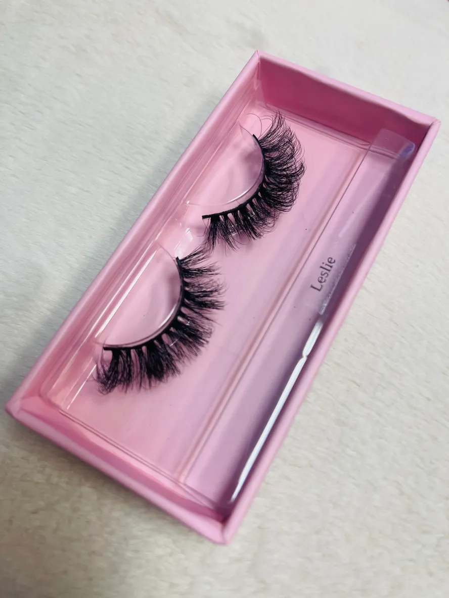 The Wax House - "Leslie" False Eyelashes, 1 Pair